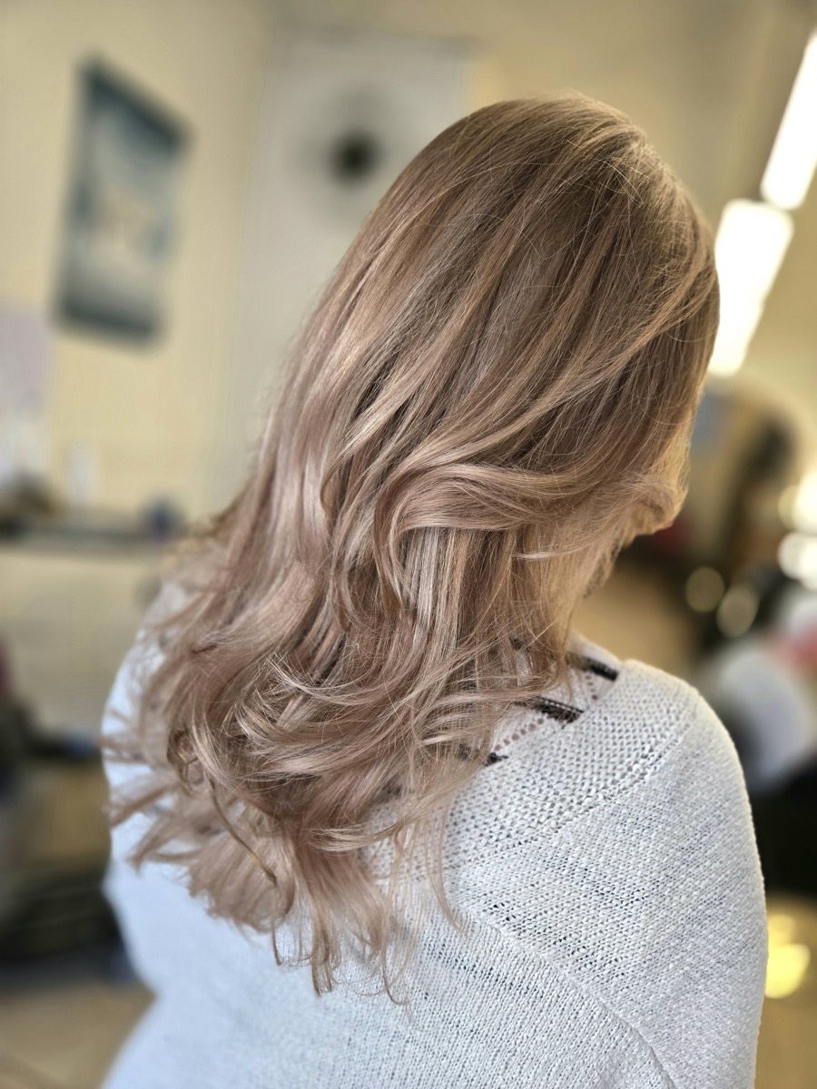 Ondulations blond champagne