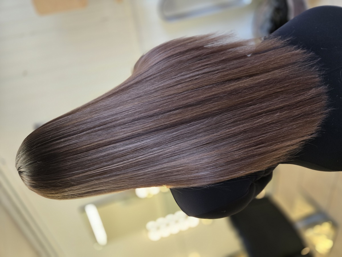 Brun chocolat brillant